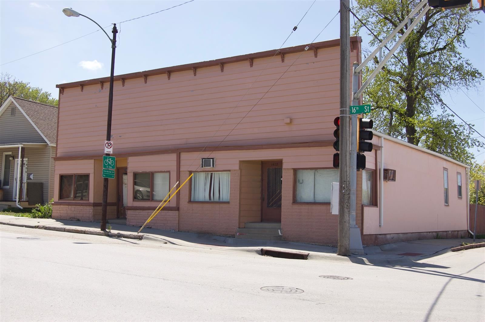 Modern image of the Exterior of former Beranek pharmacy building